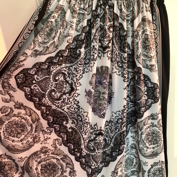 Black & White Dress - Picture 2 of 6